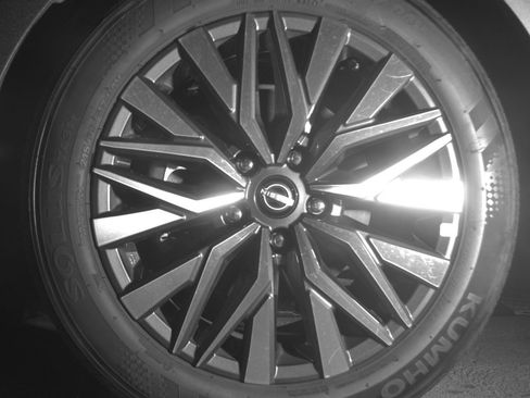 Used 2025 Nissan Altima 2.5 SV image 12