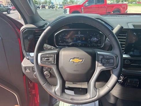 Used 2025 Chevrolet Silverado 1500 LT image 14