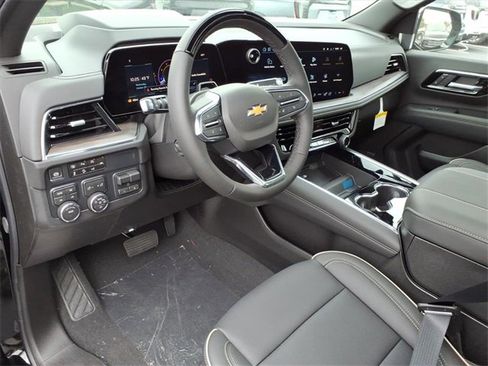 New 2026 Chevrolet Suburban Premier image 5