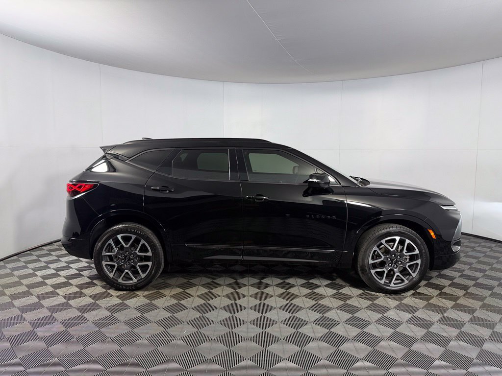 Used 2025 Chevrolet Blazer RS AWD/4WD image 6