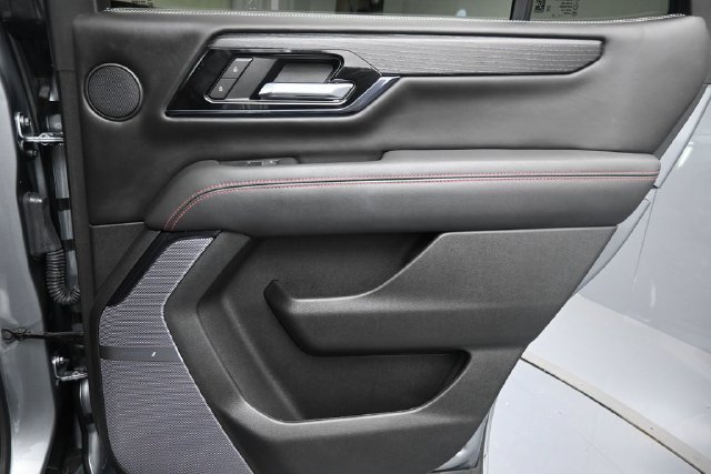Used 2025 GMC Yukon AT4 Ultimate w/ LPO, Floor Liner Package AWD/4WD image 29