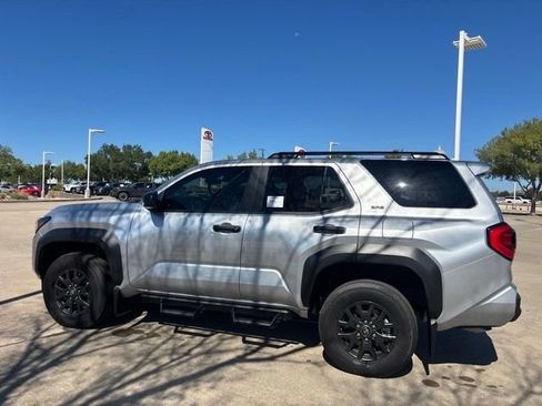 Used 2026 Toyota 4Runner SR5 AWD/4WD image 8