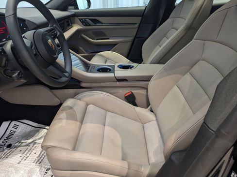 Used 2025 Porsche Taycan image 16