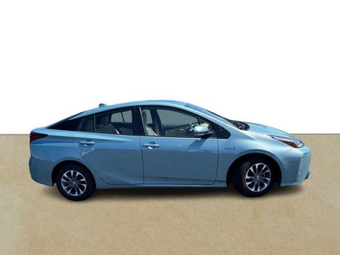 Used 2022 Toyota Prius Limited w/ Premium Convenience Package FWD image 2