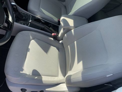 Used 2018 Volkswagen Passat 2.0T S FWD image 20