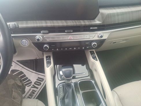 Used 2023 Kia Telluride EX w/ EX Captain's Chair Package FWD image 17