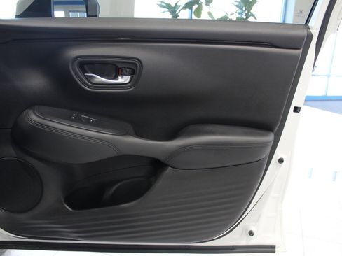 Certified 2023 Honda HR-V LX image 25