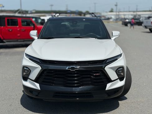 Used 2023 Chevrolet Blazer RS w/ Driver Confidence II Package FWD image 2