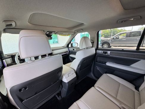 Used 2025 Hyundai Santa Fe Limited FWD image 23