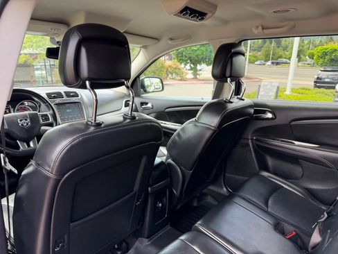 Used 2017 Dodge Journey Crossroad w/ Popular Equipment Group AWD/4WD image 30