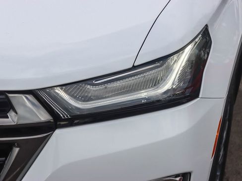 Used 2023 Chevrolet Traverse RS image 7