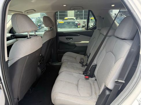 Used 2023 Honda Pilot LX image 7