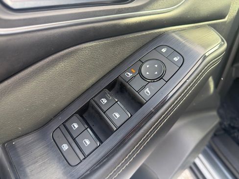 Used 2021 Nissan Rogue SV w/ Premium Package image 12