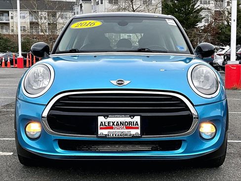 Used 2016 MINI Cooper 4-Door Hardtop image 3