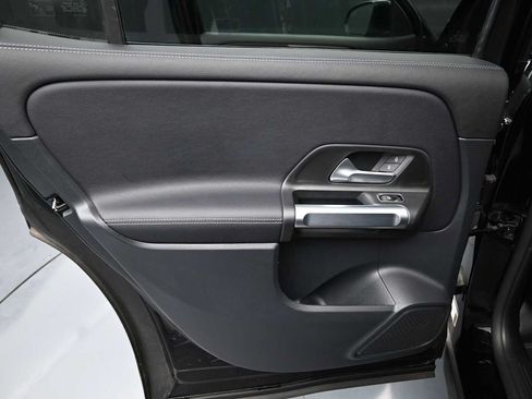 Used 2022 Mercedes-Benz GLB 250 image 17