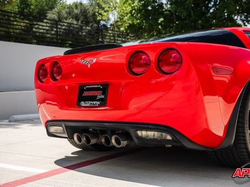 Used 2013 Chevrolet Corvette Z06 w/ 3LZ Preferred Equipment Group RWD image 33