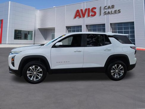 Used 2025 Chevrolet Equinox LT FWD image 2
