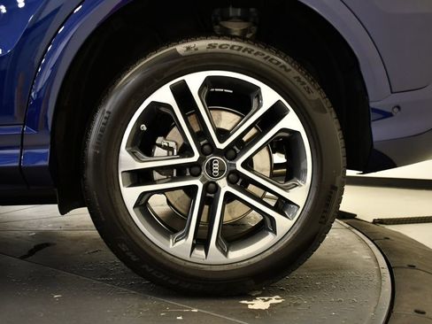 Certified 2025 Audi Q5 Premium w/ Convenience Package image 14