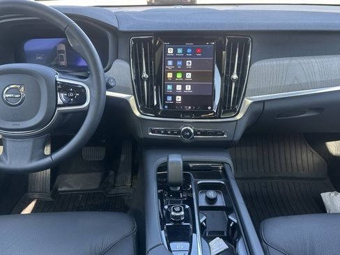 Used 2025 Volvo V90 B6 Cross Country Plus w/ Protection Package Premier image 5