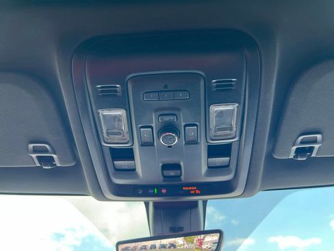 Used 2022 Chevrolet Tahoe High Country AWD/4WD image 46