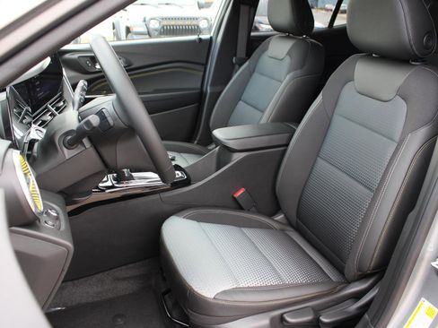 New 2026 Chevrolet Trax LT w/ LT Convenience Package image 15