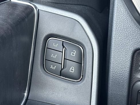 New 2026 Ford F250 Lariat w/ Black Appearance Package image 25