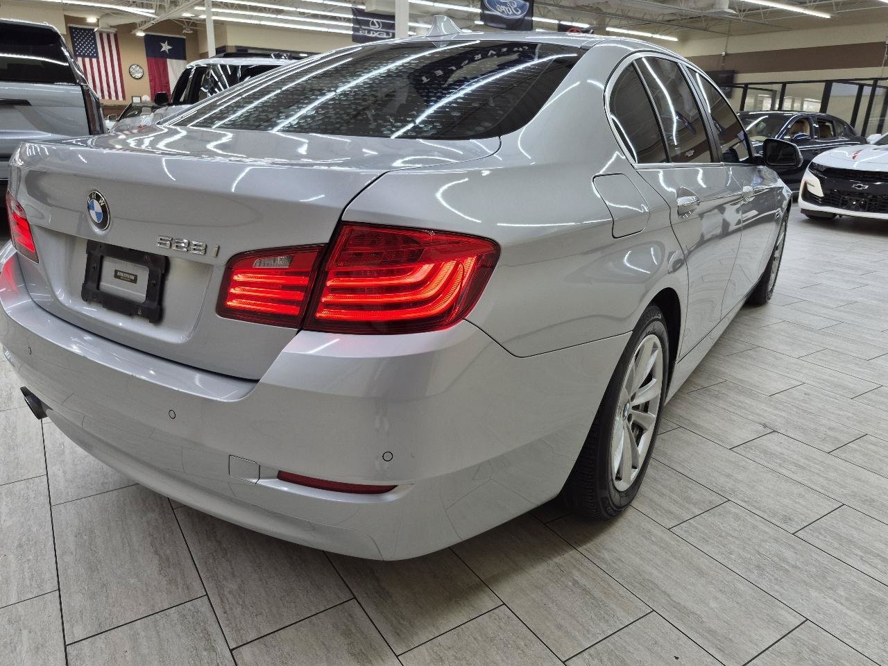 Used 2016 BMW 528i Sedan RWD image 10