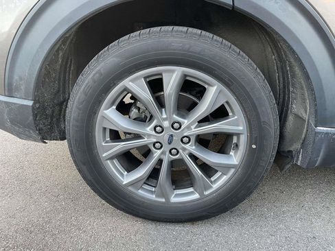 Used 2021 Ford Explorer Limited w/ Equipment Group 301A image 5