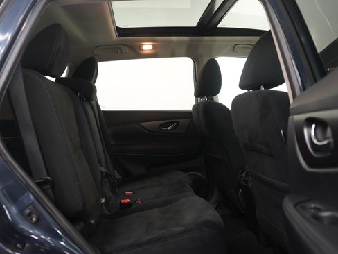 Used 2016 Nissan Rogue SV w/ SV Moonroof Package AWD/4WD image 13