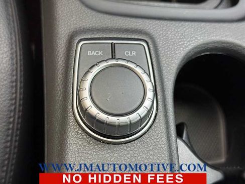 Used 2015 Mercedes-Benz GLA 250 4MATIC image 33