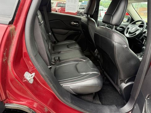 Used 2014 Jeep Cherokee Trailhawk w/ Leather Interior Group AWD/4WD image 13