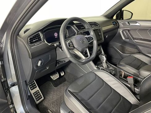 Used 2023 Volkswagen Tiguan SEL R-Line AWD/4WD image 3