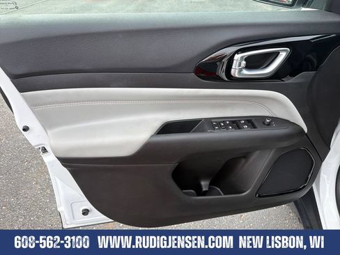 Used 2025 Jeep Compass Limited AWD/4WD image 10