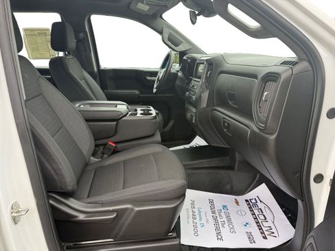 Used 2024 Chevrolet Silverado 1500 W/T w/ Z71 Off-Road Package AWD/4WD image 25