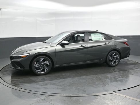 New 2026 Hyundai Elantra Limited w/ Cargo Package FWD image 8