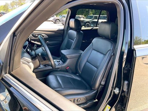 Used 2023 Chevrolet Traverse LT AWD/4WD image 9