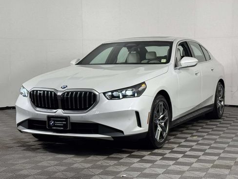Used 2026 BMW 530i xDrive w/ Premium Package AWD/4WD image 7