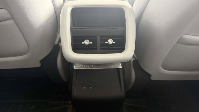 Used 2024 Cadillac Lyriq Luxury w/ LPO, Floor Liner Package AWD/4WD image 31