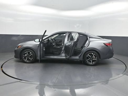 Used 2025 Nissan Sentra SV FWD image 34