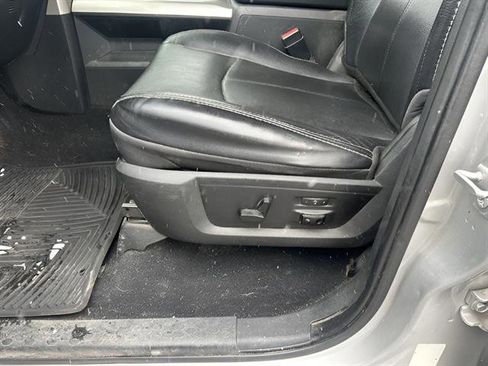 Used 2017 RAM 1500 Laramie w/ Convenience Group image 9