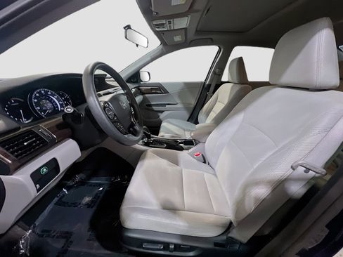 Used 2016 Honda Accord EX image 14