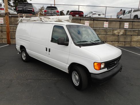 Used 2006 Ford E-150 and Econoline 150 image 3