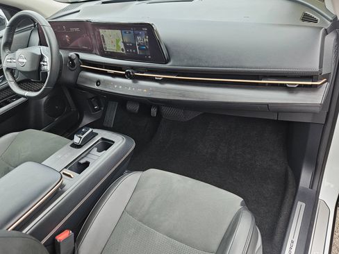 Used 2023 Nissan Ariya AWD image 30