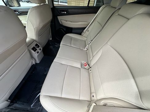 Used 2016 Subaru Outback 3.6R Limited image 24