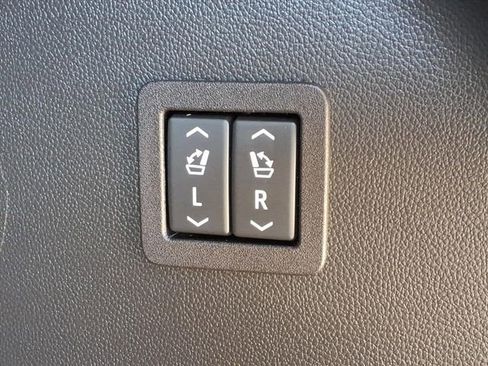 Certified 2024 Buick Enclave Premium image 12