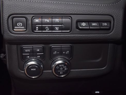 Used 2023 GMC Yukon Denali w/ LPO, Floor Liner Package image 27