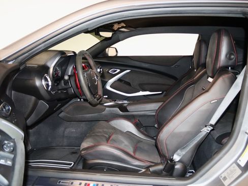 Used 2022 Chevrolet Camaro ZL1 RWD image 42