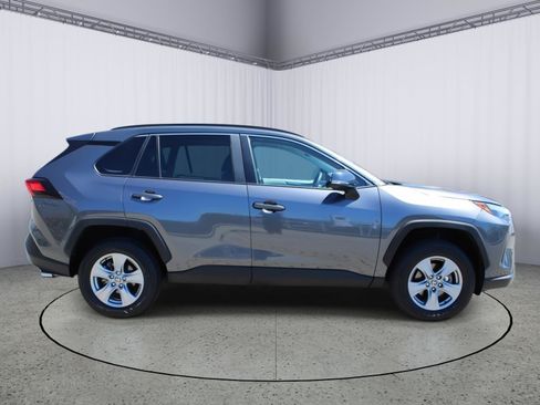 Used 2024 Toyota RAV4 XLE w/ Convenience Package AWD/4WD image 9