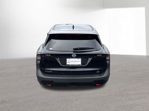 Used 2025 Nissan Kicks SV image 29