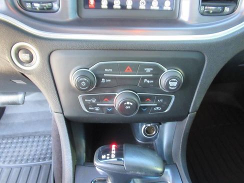 Used 2018 Dodge Charger SXT w/ Blacktop Package image 24